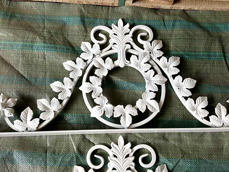 small Victorian style greenhouse ， Victorian style greenhouse， Steel and glass